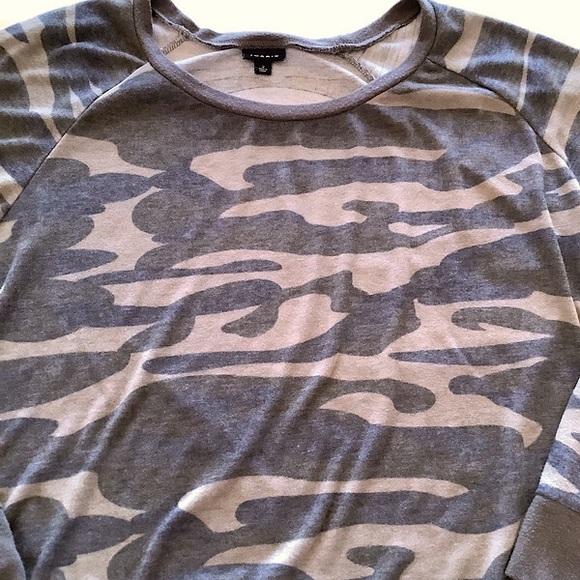Torrid “Super Soft” Plus Size Camouflage Crew Neck Sweatshirt Size 2X - Picture 8 of 10